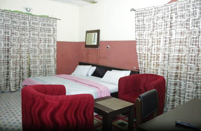 Imagen de la habitación del Hotel Focal. Foto 11