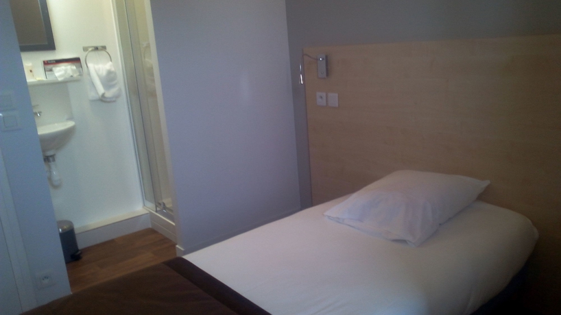 Imagen de la habitación del Hotel Foch Nancy Centre Gare. Foto 11