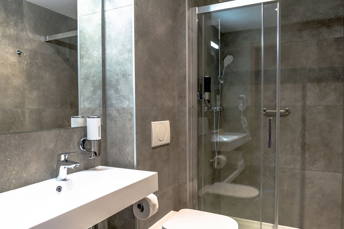 Imagen de la habitación del Hotel Focus Poznań. Foto 11