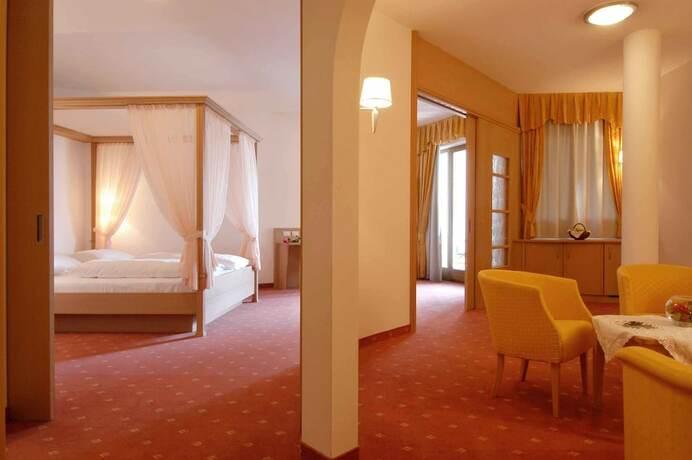 Imagen de la habitación del Hotel Foerstlerhof. Foto 17