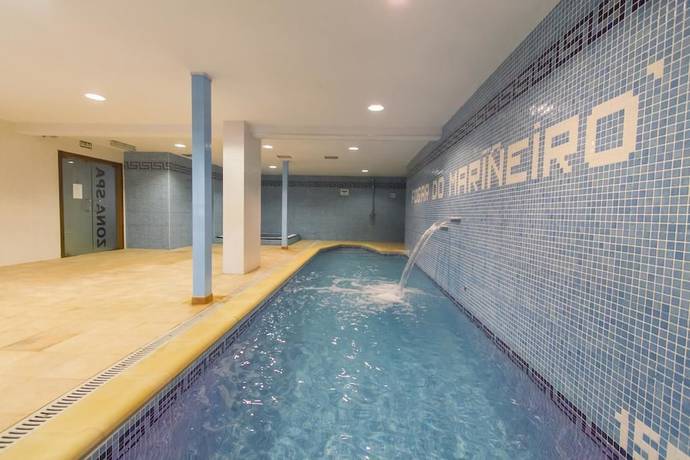 Imagen de la piscina del Hotel Fogar Do Mariñeiro. Foto 13