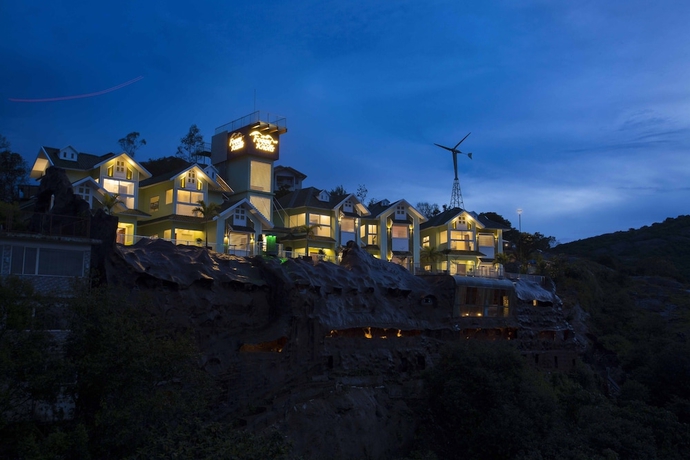 Imagen general del Hotel Foggy Knolls Resort. Foto 1