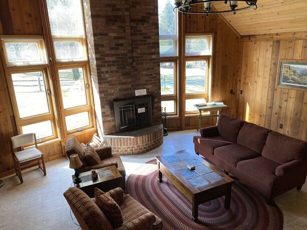 Imagen general del Hotel Foggy Mountain Lodge. Foto 8