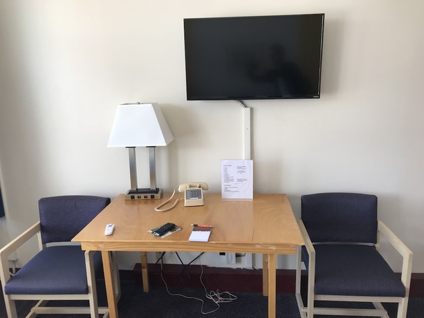 Imagen de la habitación del Hotel Foghorn Harbor Inn. Foto 7