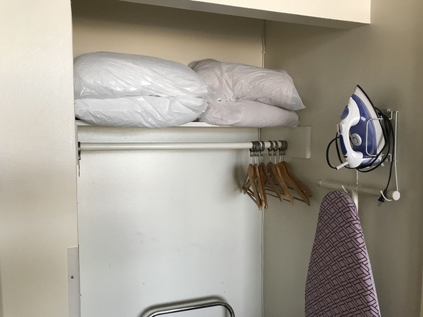 Imagen de la habitación del Hotel Foghorn Harbor Inn. Foto 10