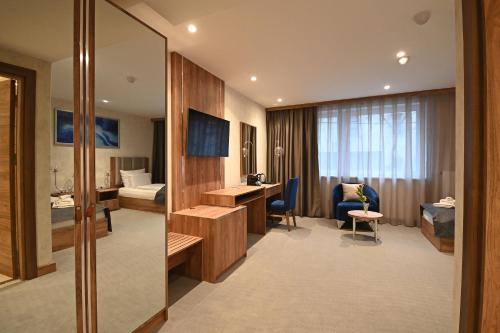 Imagen general del Hotel Foldana. Foto 12