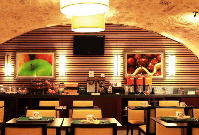 Imagen del bar/restaurante del Hotel Folkestone Opéra. Foto 3