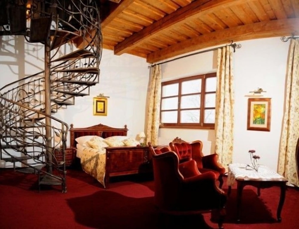Imagen de la habitación del Hotel Folwark Stara Winiarnia. Foto 8