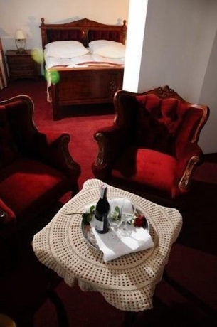Imagen de la habitación del Hotel Folwark Stara Winiarnia. Foto 10