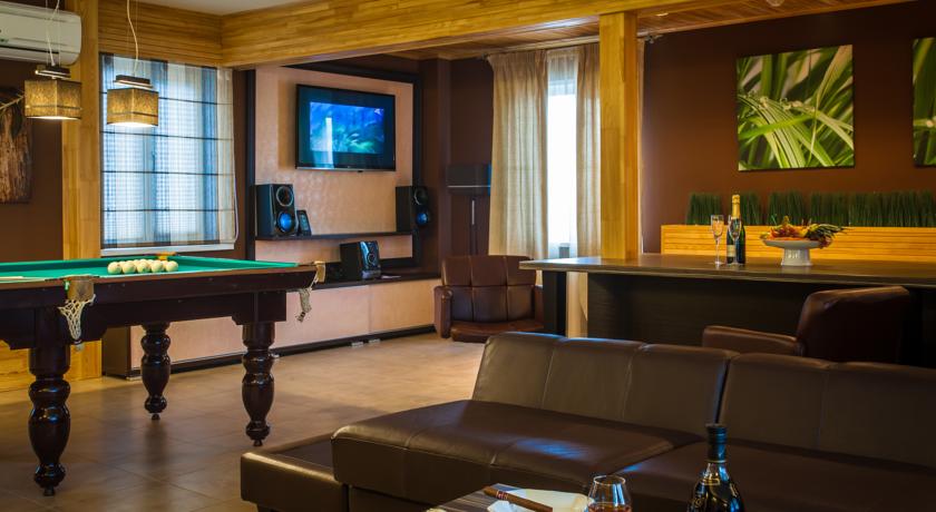 Imagen del bar/restaurante del Hotel Fonda. Foto 3