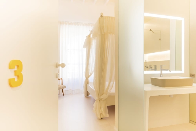 Imagen de la habitación del Hotel Fonda Llabres Boutique. Foto 18