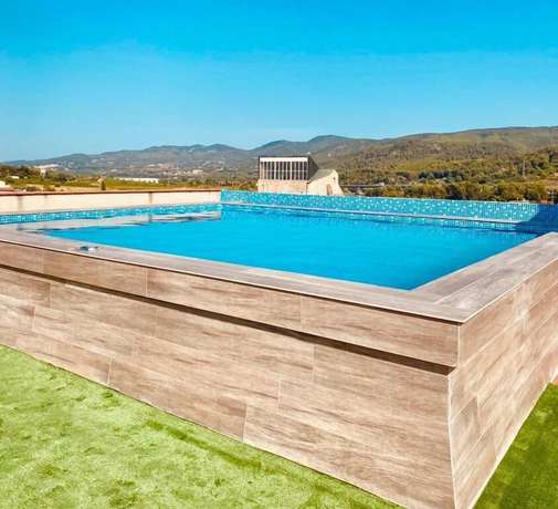 Imagen de la piscina del Hotel Fonda Neus. Foto 18