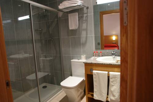 Imagen de la habitación del Hotel Font Del Pla Restaurant. Foto 9