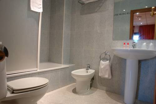 Imagen de la habitación del Hotel Font Del Pla Restaurant. Foto 16