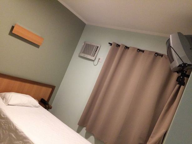 Imagen de la habitación del Hotel Font Inn. Foto 6