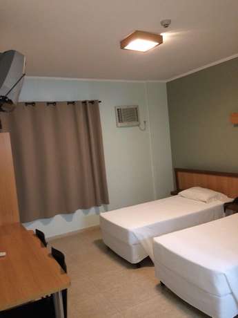 Imagen de la habitación del Hotel Font Inn. Foto 10