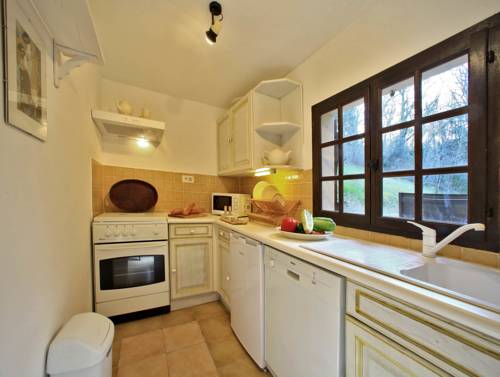 Imagen de la habitación del Hotel Font Neuve. Foto 6