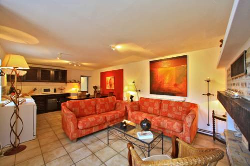 Imagen de la habitación del Hotel Font Neuve. Foto 15