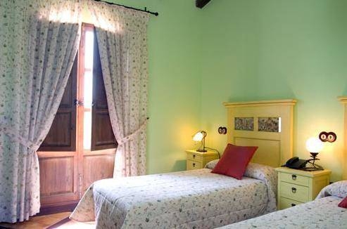 Imagen de la habitación del Hotel Font Salada. Foto 7