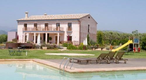 Imagen de los exteriores del Hotel Font Salada, Oliva . Foto 9