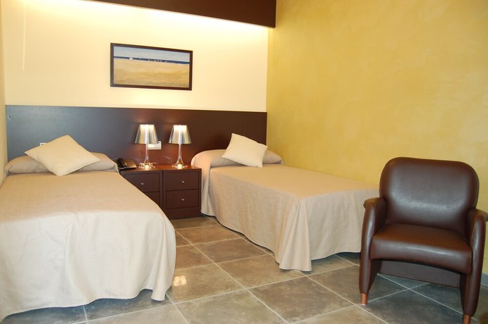 Imagen de la habitación del Hotel Font Salada, Oliva . Foto 9