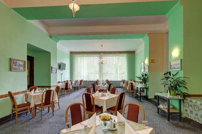 Imagen del bar/restaurante del Hotel Font&aacute;na, Marianske Lazne. Foto 4