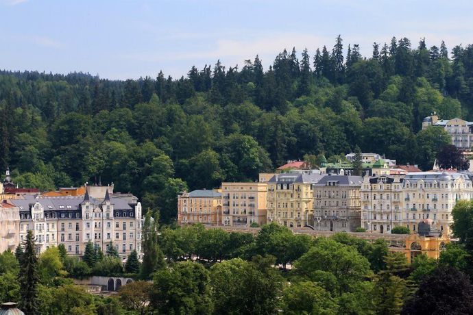 Imagen de los exteriores del Hotel Font&aacute;na, Marianske Lazne. Foto 7