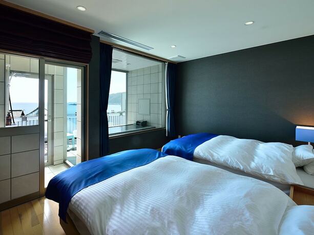 Imagen de la habitación del Hotel Fontaine Bleau Atami. Foto 19