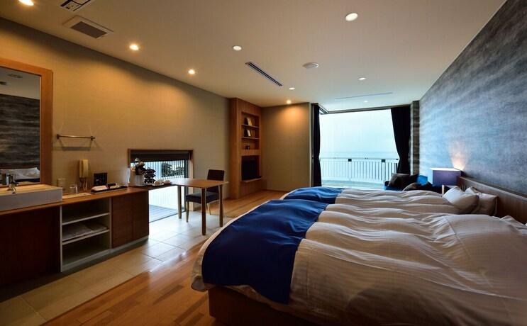 Imagen de la habitación del Hotel Fontaine Bleau Atami. Foto 21