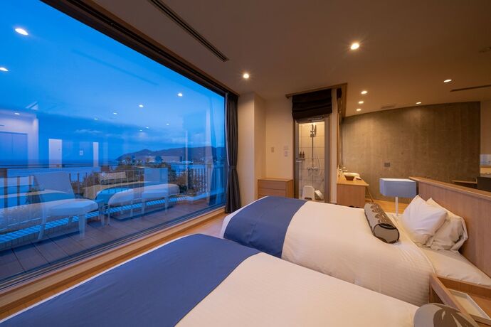 Imagen de la habitación del Hotel Fontaine Bleau Atami. Foto 25