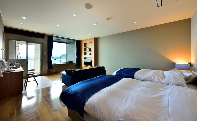 Imagen de la habitación del Hotel Fontaine Bleau Atami. Foto 26