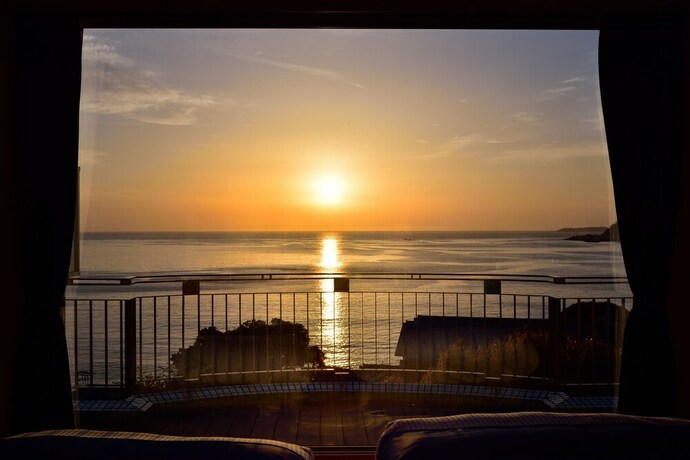 Imagen de la habitación del Hotel Fontaine Bleau Atami. Foto 28
