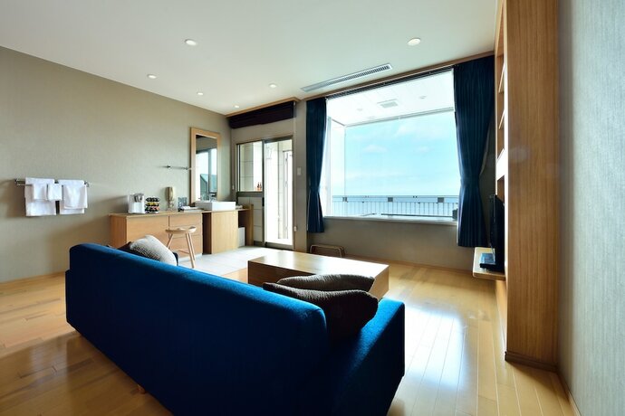 Imagen de la habitación del Hotel Fontaine Bleau Atami. Foto 31