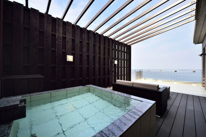 Imagen de la habitación del Hotel Fontaine Bleau Atami. Foto 32
