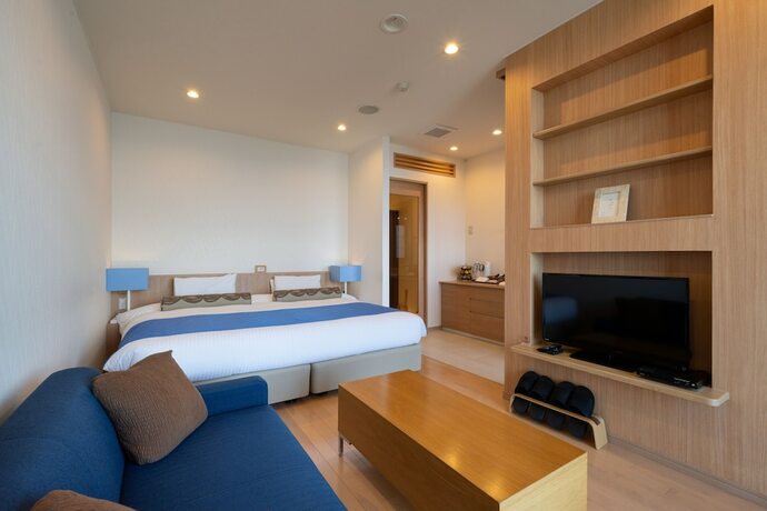 Imagen de la habitación del Hotel Fontaine Bleau Atami. Foto 38