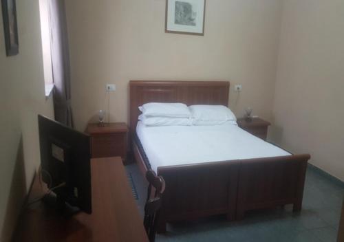 Imagen de la habitación del Hotel Fontaine Bleue. Foto 5