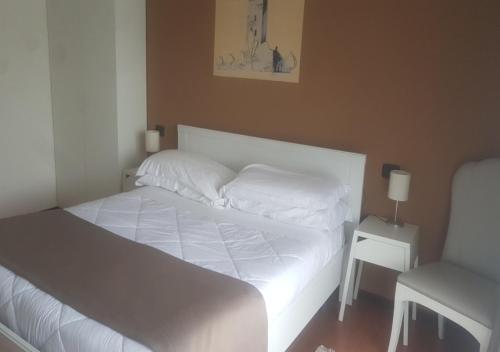 Imagen de la habitación del Hotel Fontaine Bleue. Foto 6