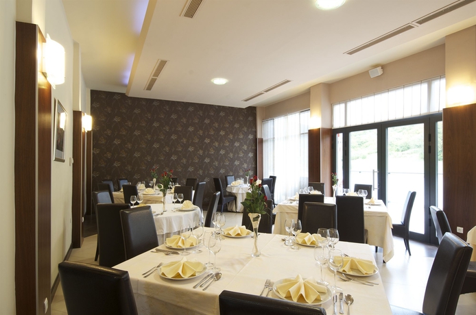 Imagen del bar/restaurante del Hotel Fontana, BUZET. Foto 2