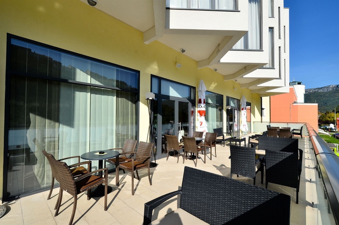 Imagen de los exteriores del Hotel Fontana, BUZET. Foto 7