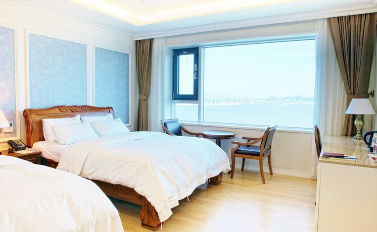 Imagen de la habitación del Hotel Fontana Beach. Foto 22