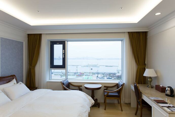 Imagen de la habitación del Hotel Fontana Beach. Foto 27