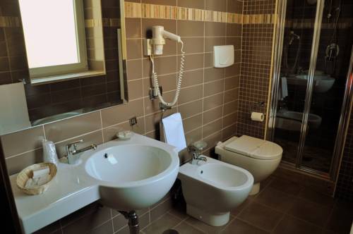 Imagen de la habitación del Hotel Fontana Del Re. Foto 8