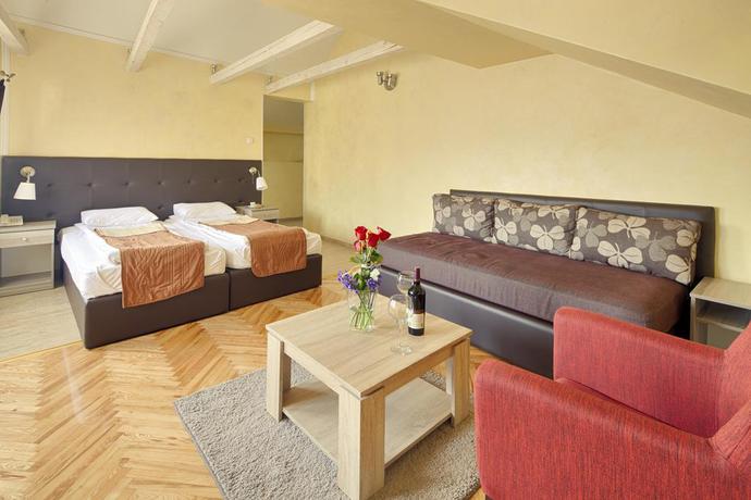 Imagen de la habitación del Hotel Fontana, Novi Sad. Foto 3