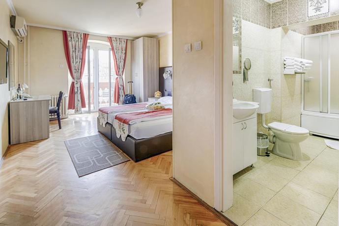Imagen de la habitación del Hotel Fontana, Novi Sad. Foto 7