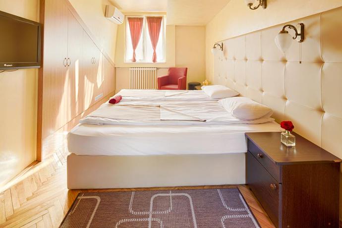 Imagen de la habitación del Hotel Fontana, Novi Sad. Foto 14