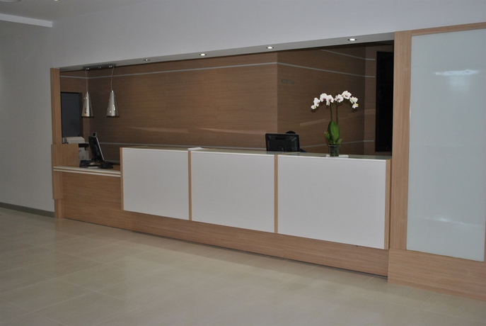 Imagen de los interiores del Hotel Fontana Plaza. Foto 12