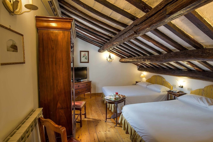 Imagen de la habitación del Hotel Fontana, Roma. Foto 5