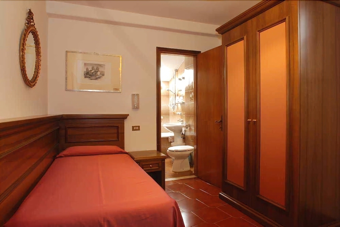 Imagen de la habitación del Hotel Fontana, Venecia. Foto 6