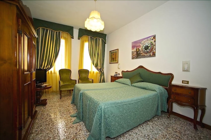 Imagen de la habitación del Hotel Fontana, Venecia. Foto 7