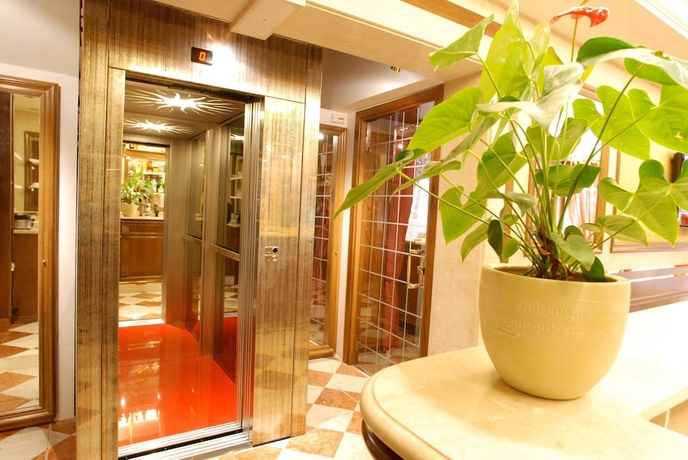 Imagen de los interiores del Hotel Fontana, Venecia. Foto 18